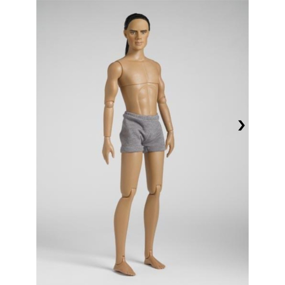 Tonner-2010 Russell Williams Ultra Basic 17" Doll NEW IN BOX